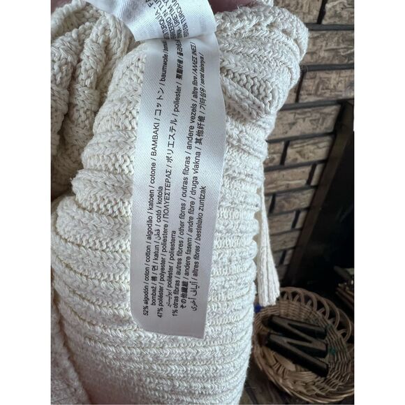 Zara Cream & Black Fringed sweater Size medium - Picture 6 of 9